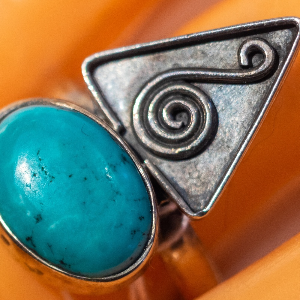 Turquoise w/ Triangle 925SS Ring